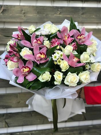 Букет цветов из: Розы и Хризантемы в Пузево