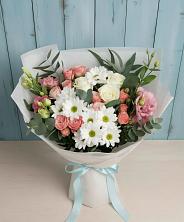 Букет цветов из:  Розы, Лизиантусы и Хризантемы в Пузево
