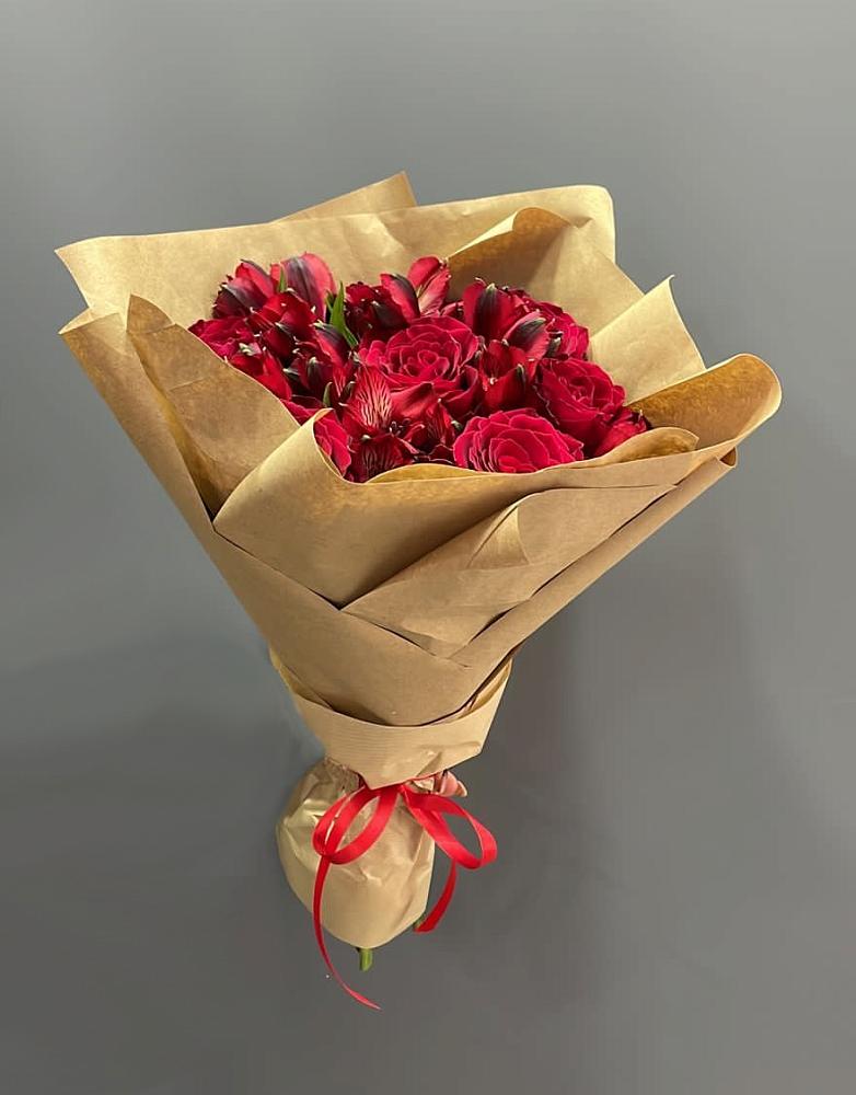 Букет цветов из: Альстромерии и Розы в Пузево