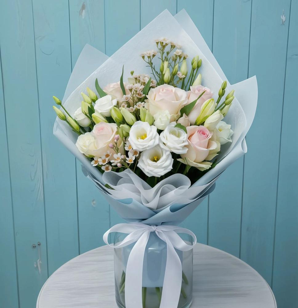 Букет цветов из: Розы и Лизиантусы в Пузево