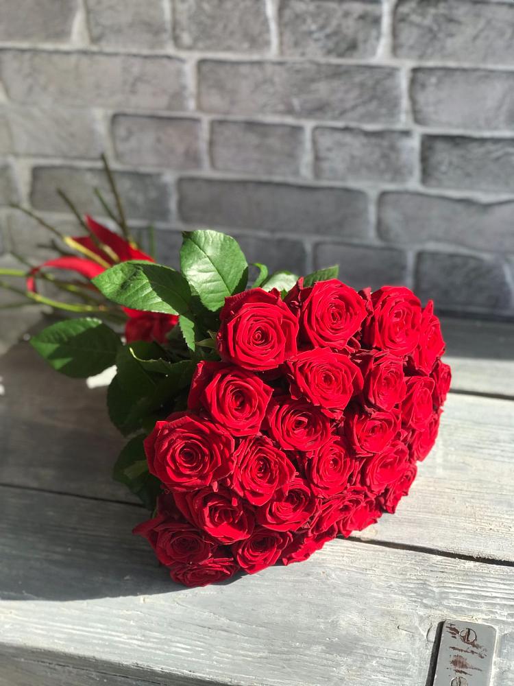 Букет Красные розы Фридом в Пузево