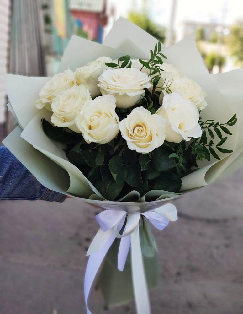 Букет Белые розы Проуд в Пузево