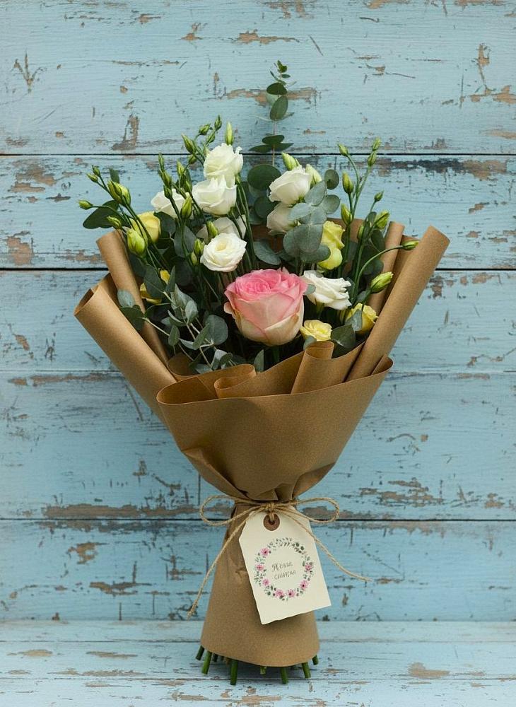 Букет цветов из: Розы и Лизиантусы в Пузево