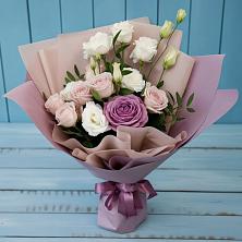 Букет цветов из:  Розы и Лизиантусы в Пузево