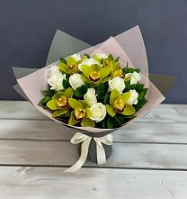 Букет цветов из:  Орхидеи и Розы в Пузево