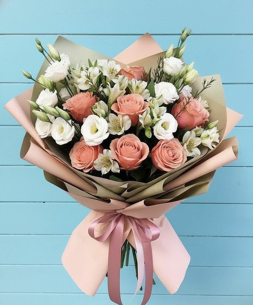 Букет цветов из: Розы, Альстромерии и Лизиантусы в Пузево