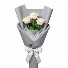 Букет 3 белые розы в Пузево