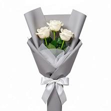 Букет 3 белые розы в Пузево