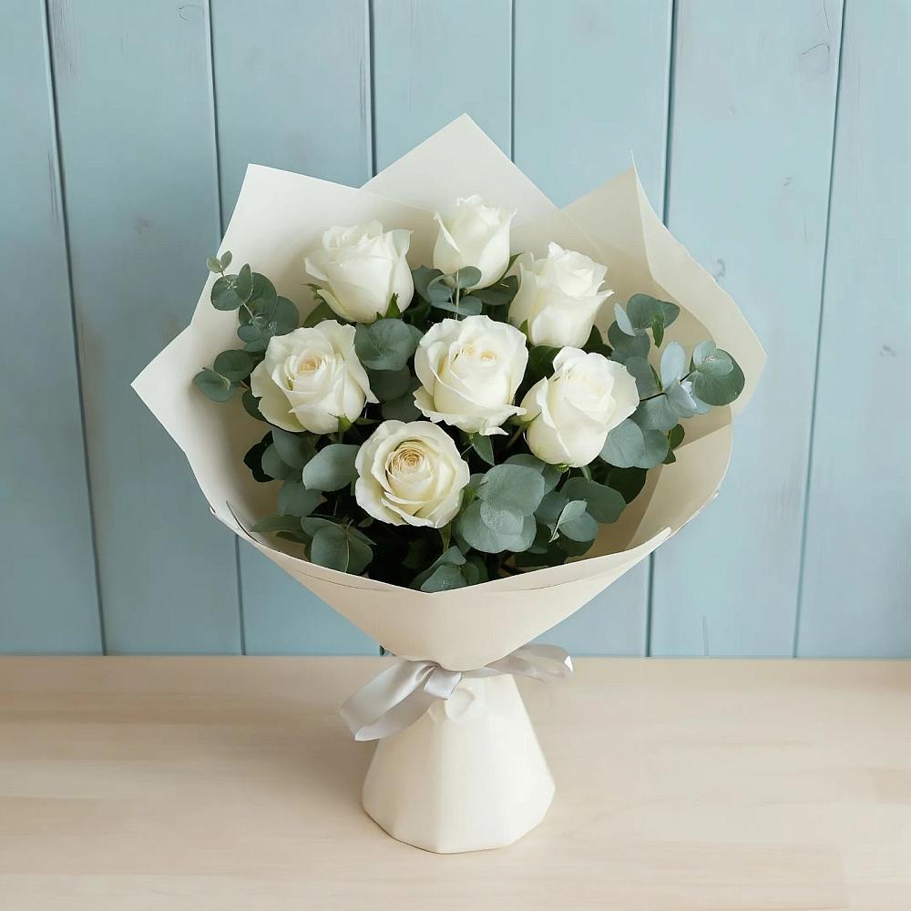 Букет Белые розы в Эвкалипте в Пузево