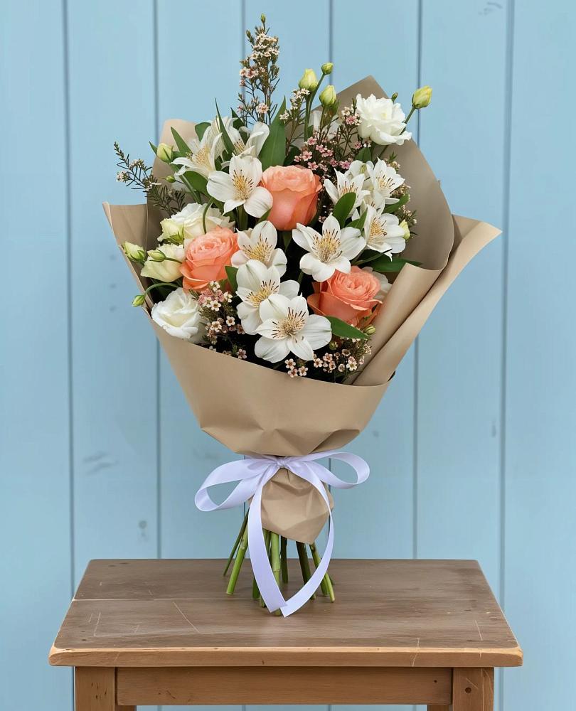 Букет цветов из: Альстромерии, Лизиантусы, Розы и Хризантемы в Пузево