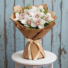 Букет цветов из:  Орхидеи и Розы в Пузево